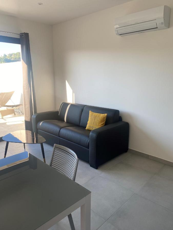 רויומס Residence De Tourisme Domaine De Janus מראה חיצוני תמונה