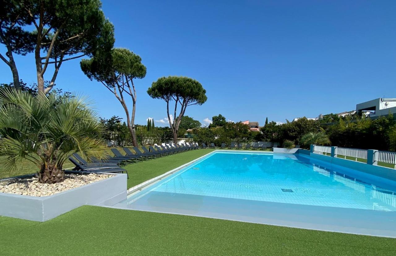 רויומס Residence De Tourisme Domaine De Janus מראה חיצוני תמונה
