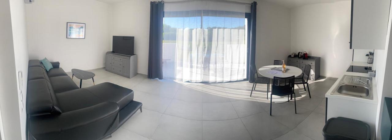 רויומס Residence De Tourisme Domaine De Janus מראה חיצוני תמונה
